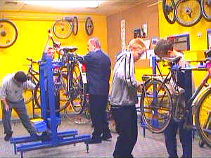 25fahrrad.jpg (16087 Byte)