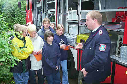 feuerwehrrettungswagen.jpg (19059 Byte)
